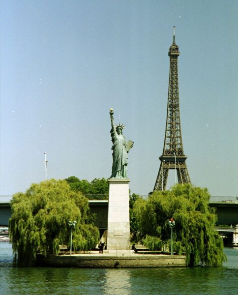 statue of liberty paris