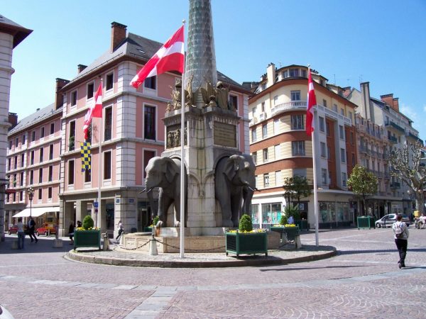 elephants fountain chambery