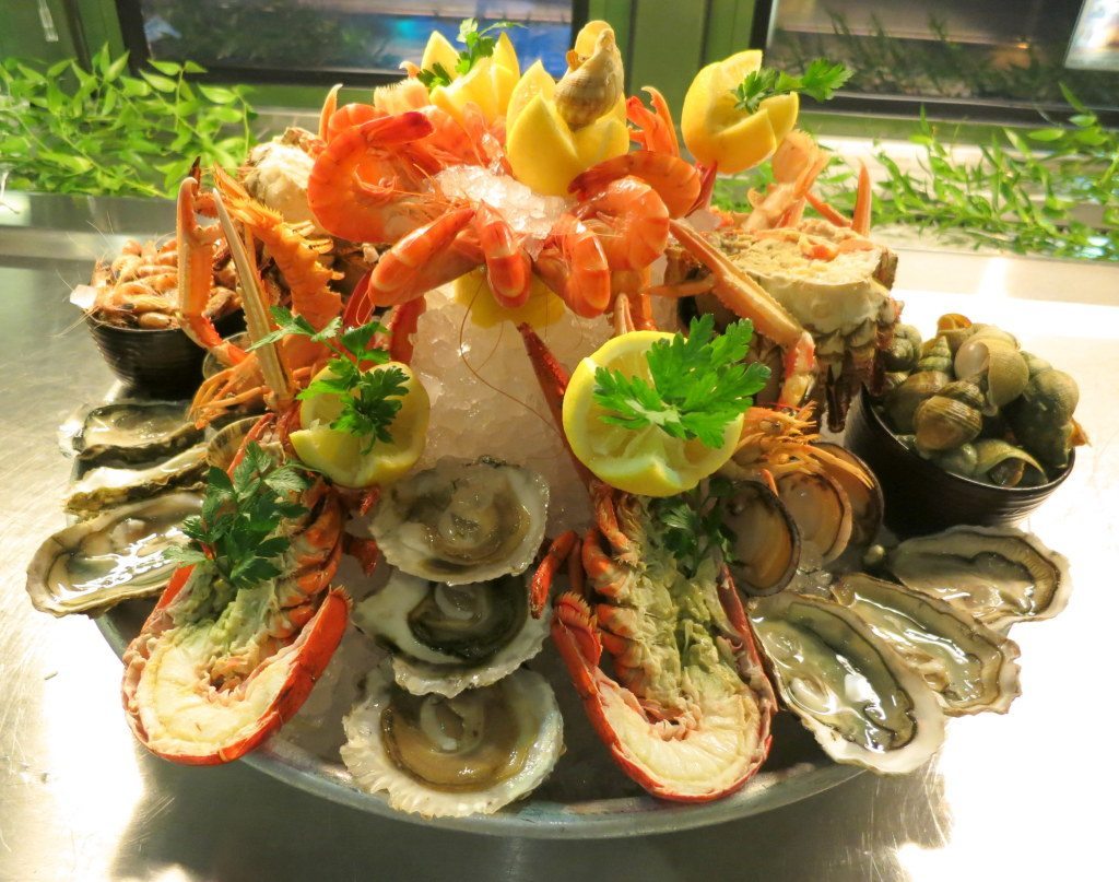 Plateau De Fruits De Mer Seafood Platter Seafood Buffet Seafood Plates